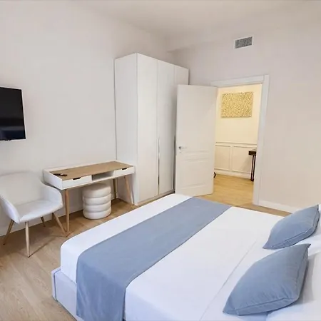 Luxury In Old Town, Piazza Cavalli, 2 Bedrooms Apartamento Placência