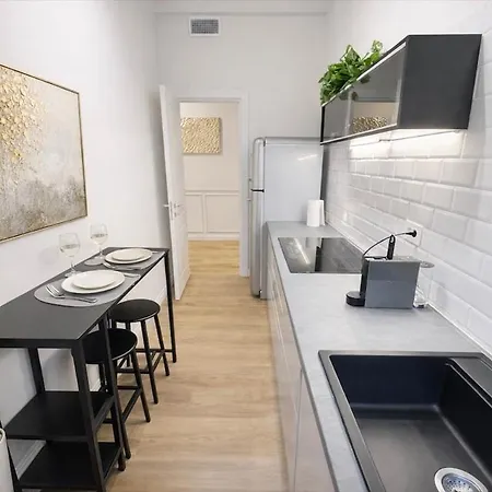 Luxury In Old Town, Piazza Cavalli, 2 Bedrooms Apartment