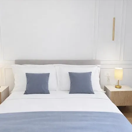 Apartment Luxury In Old Town, Piazza Cavalli, 2 Bedrooms *