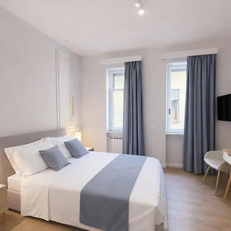 Luxury In Old Town, Piazza Cavalli, 2 Bedrooms Apartamento Placência