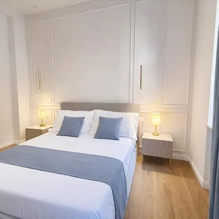 Apartment Luxury In Old Town, Piazza Cavalli, 2 Bedrooms *