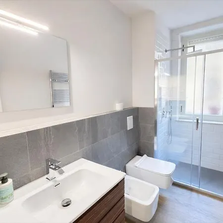 Luxury In Old Town, Piazza Cavalli, 2 Bedrooms Piacenza