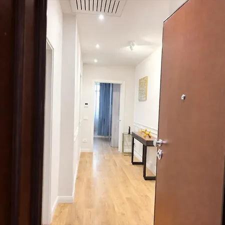 Luxury In Old Town, Piazza Cavalli, 2 Bedrooms *